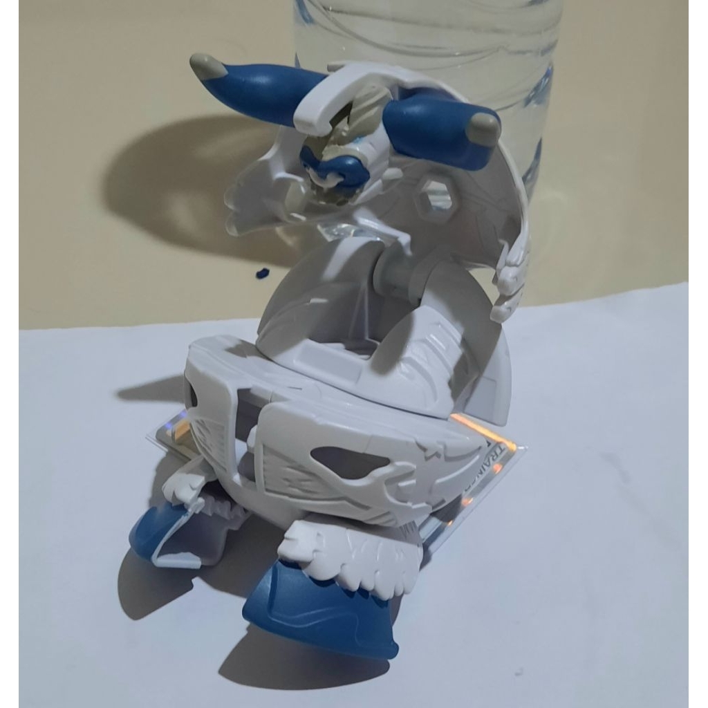 Bakugan Deka Bruiser warna Putih