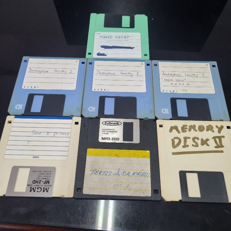 Disket Alma SNES Super Nintendo MF-2HD Floppy Disk 1.44MB 3.5" Save Icon Diskette