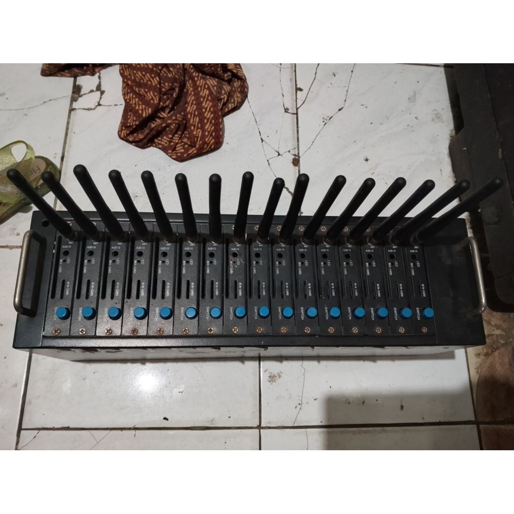 Modem pool 16 port syscom