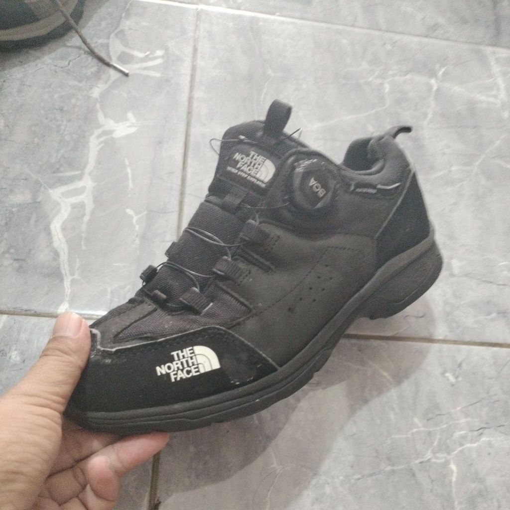 SEPATU TNF ORIGINAL SECOND