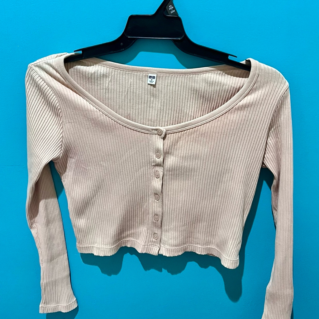 Cardigan Uniqlo (crop) preloved
