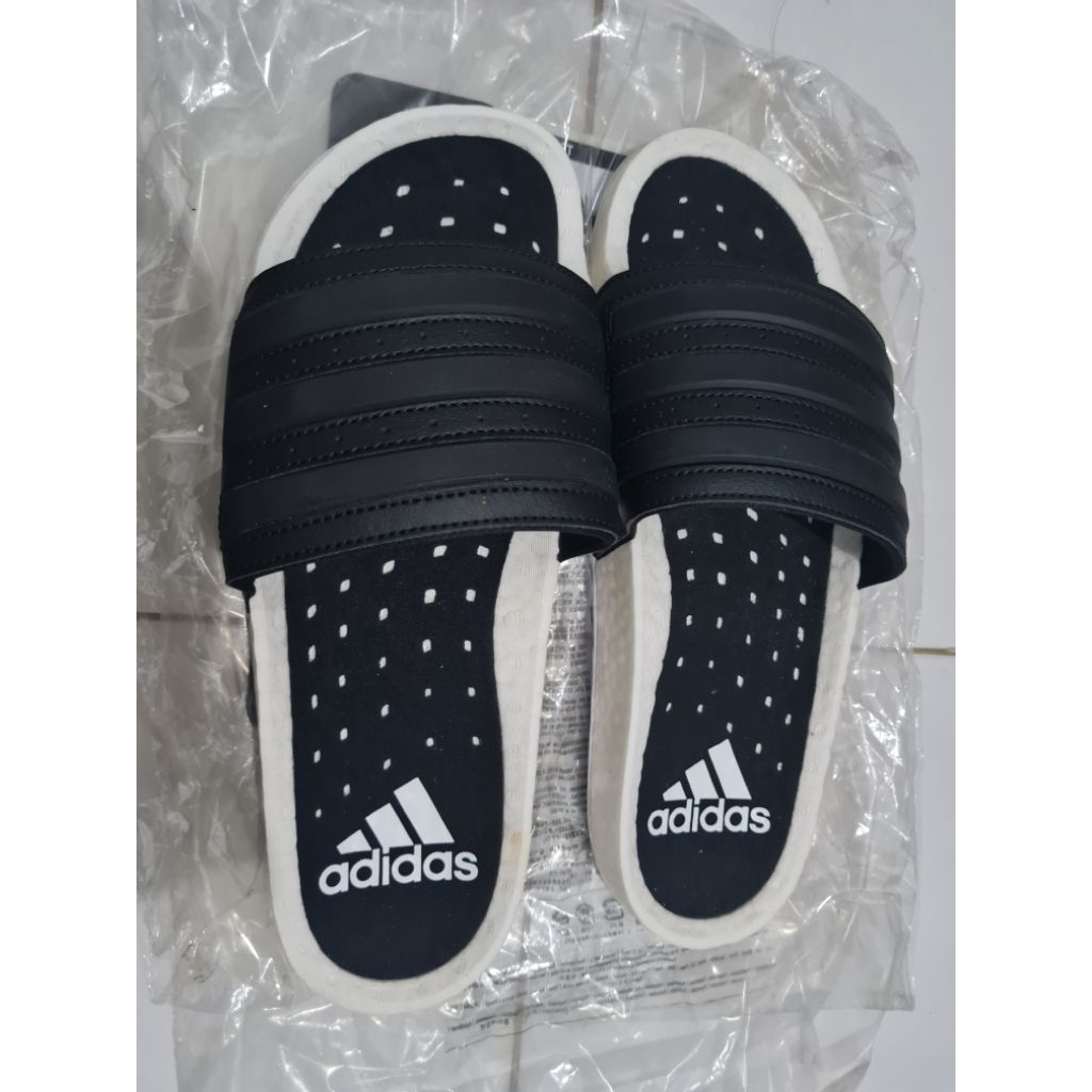 Sendal/ Sandal Adidas Adilette Boost Size US 11 Original Brand New
