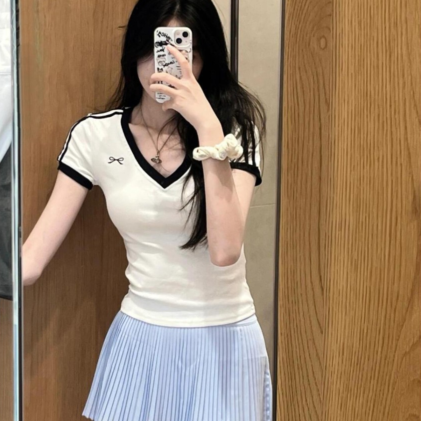 Kaos crop top import sulaman busur leher V putih wanita korean