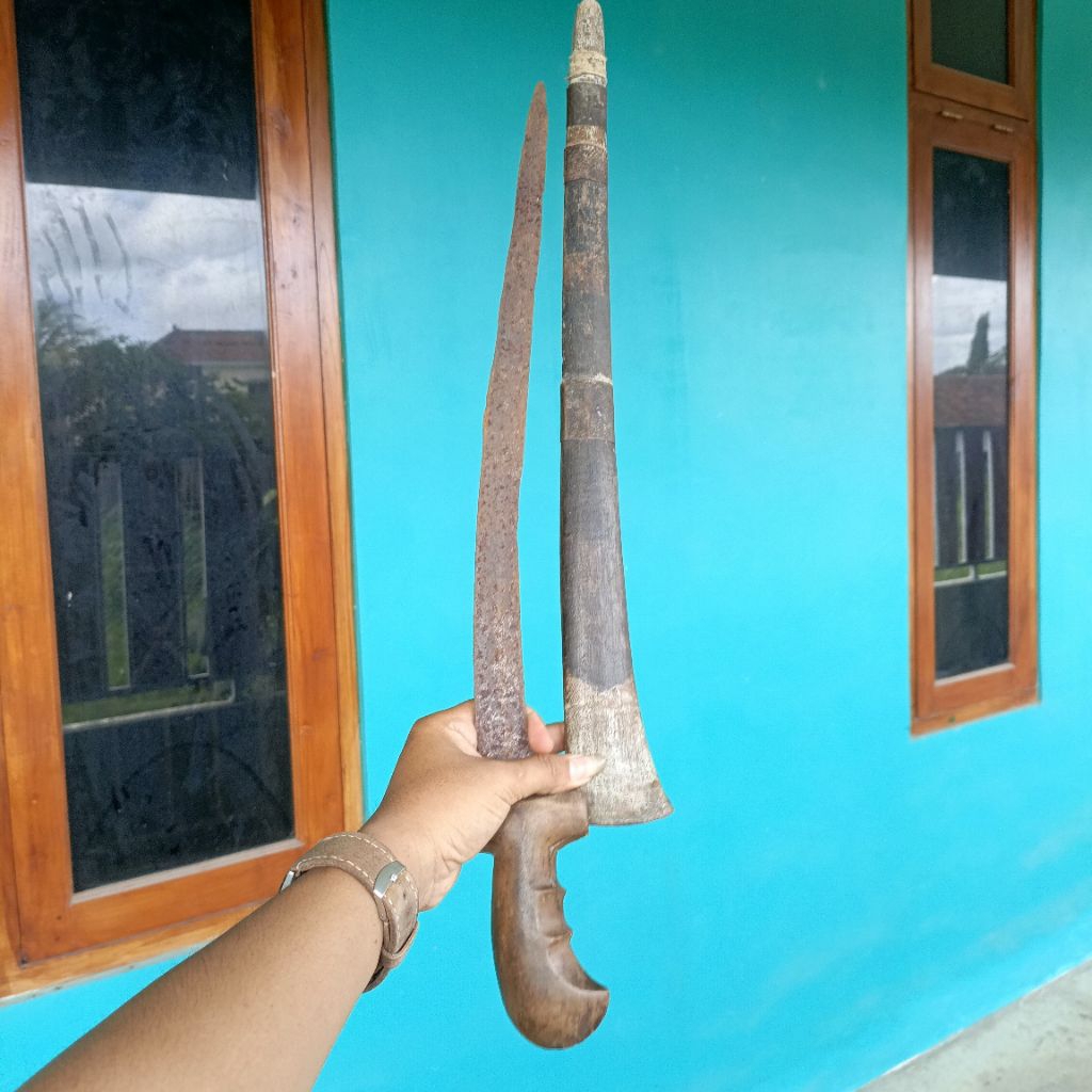 cundrik sepuh temuan desa