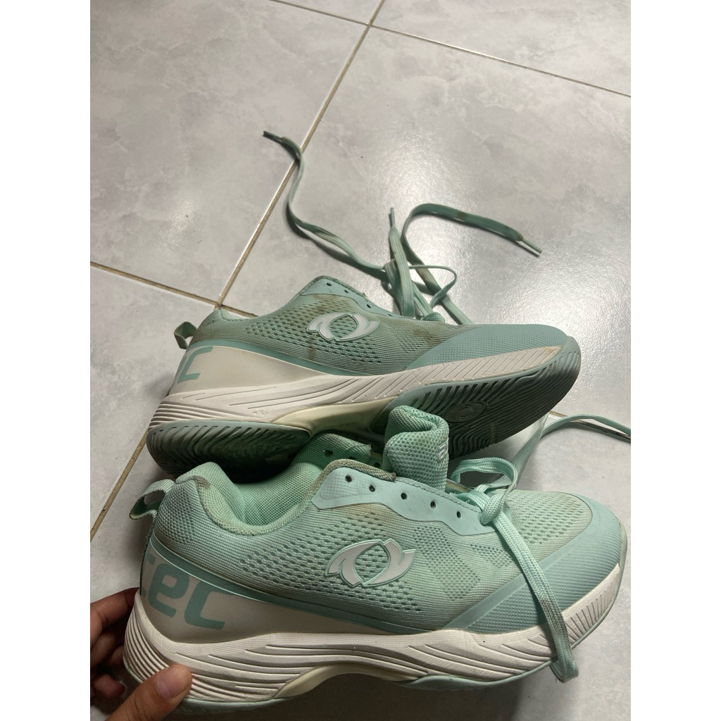 SEPATU BADMINTON ASTEC