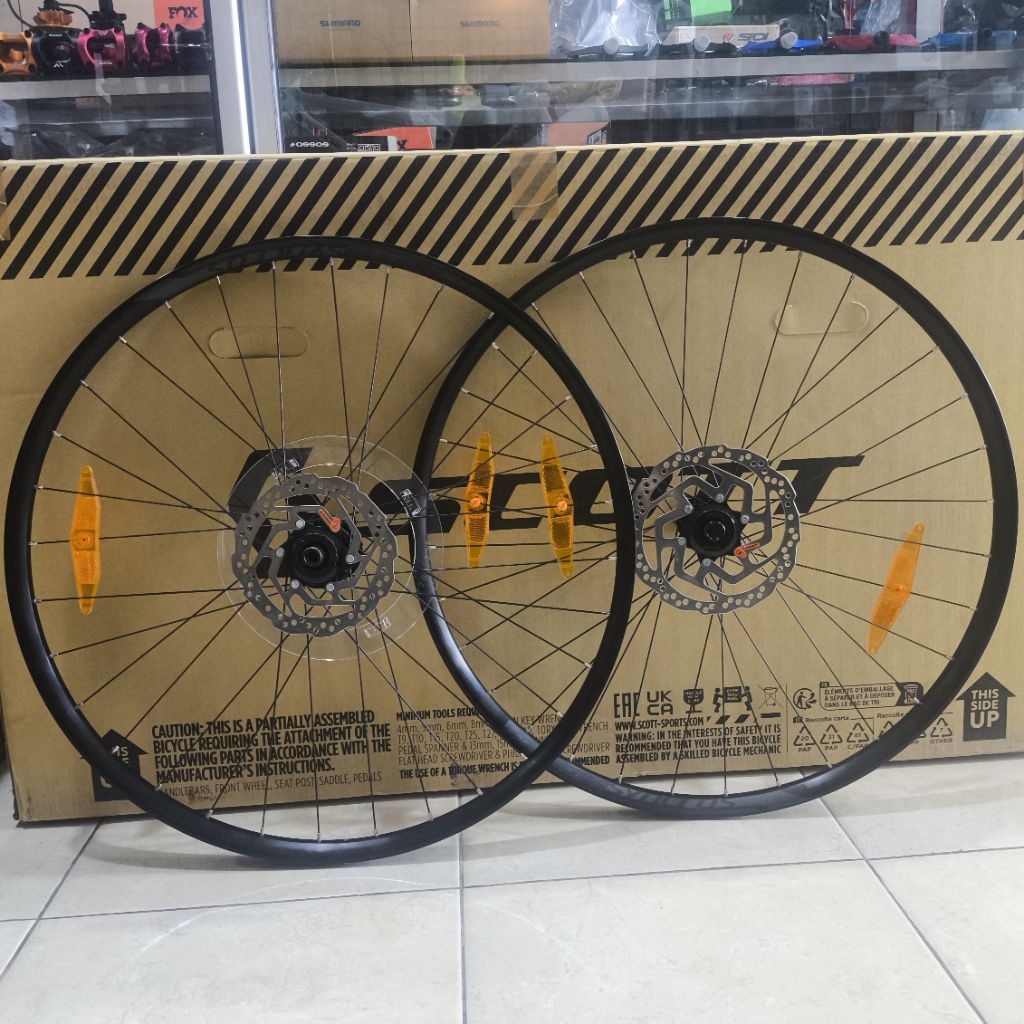 SYNCROS X-25 MTB 29" 32H Tubeless Ready Wheelset Sepeda w/ SHIMANO MT410 Microspline Freehub