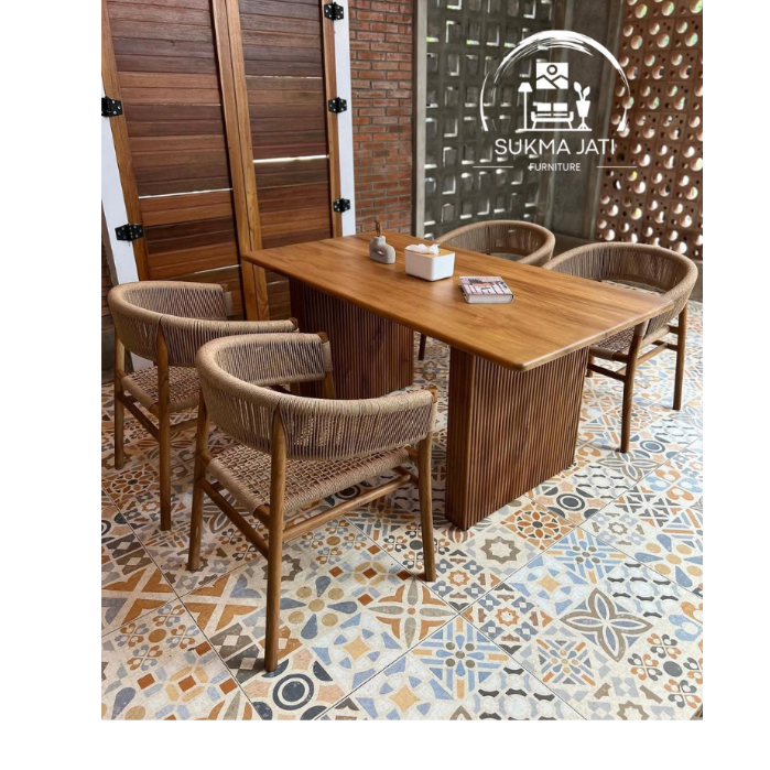 Set Meja Makan Kayu Jati & Kursi Rotan Tali