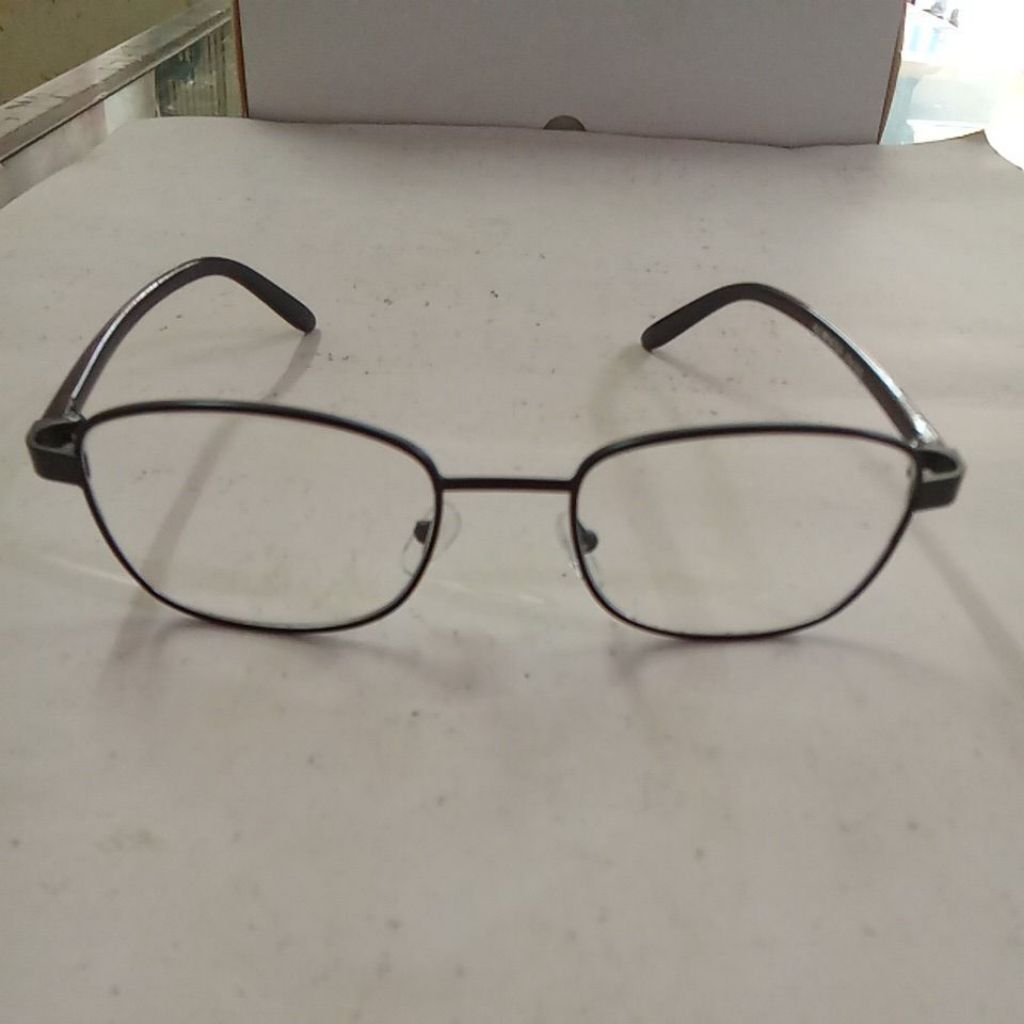 Kacamata Plus Untuk Baca/Lihat Dekat.Frame Besi Gagang Plastik. Elegan Dan Stylish