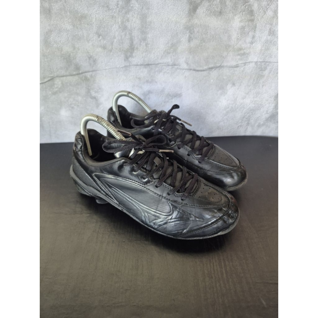 Sepatu baseball Mizuno