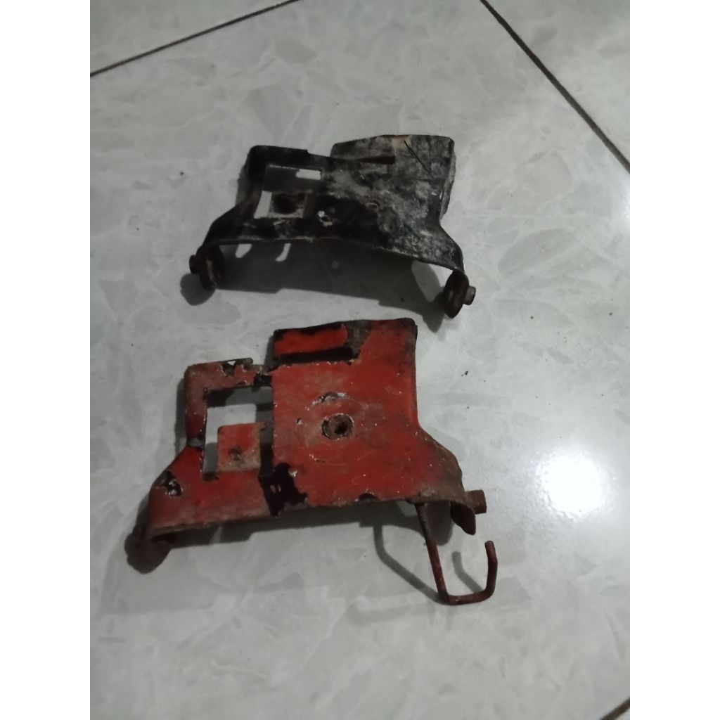 Pangkon Braket Plat Besi Dudukan Body CDI Kiprok Flasher Sein Custom  F1Z force 1 Bodyset F1ZR