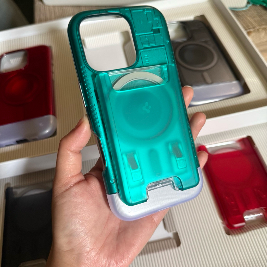 spigen case & card holder iphone 16 pro