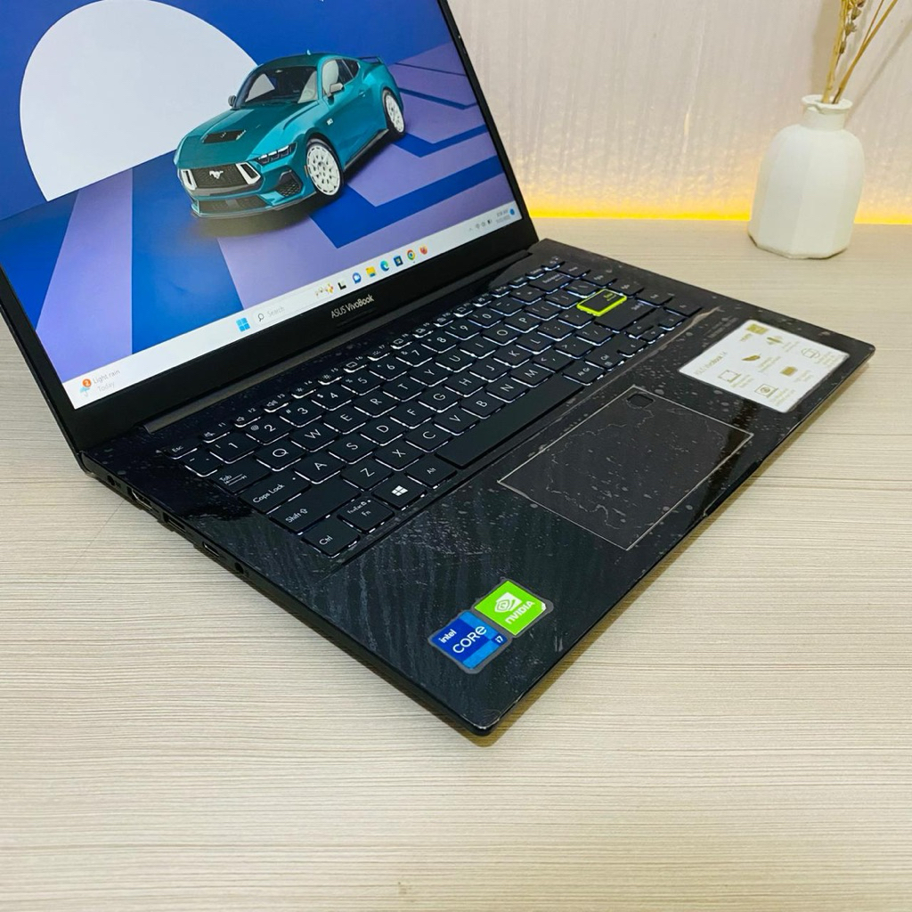 Asus vivobook core i7- Generasi 11