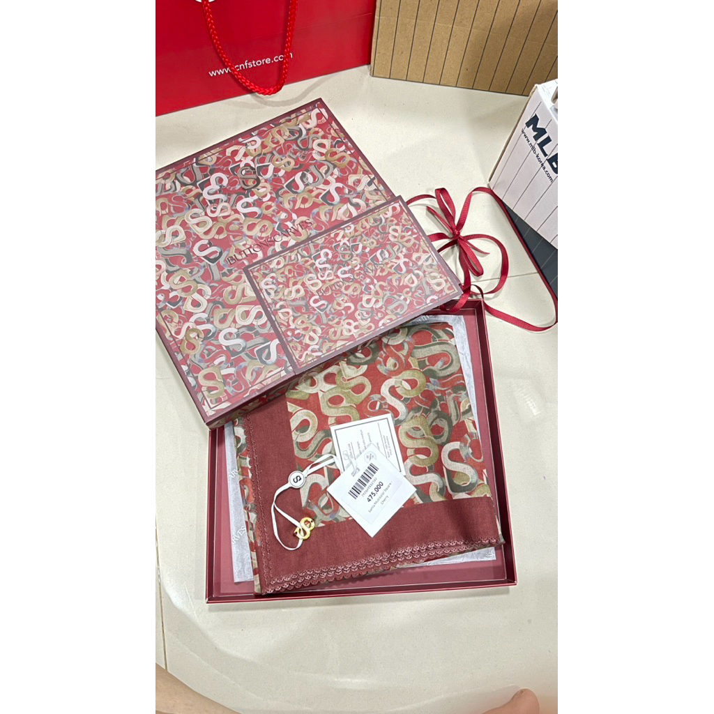 BUTTONSCARVES SAMLA CHERRY BUTTONSCARVES PRELOVED