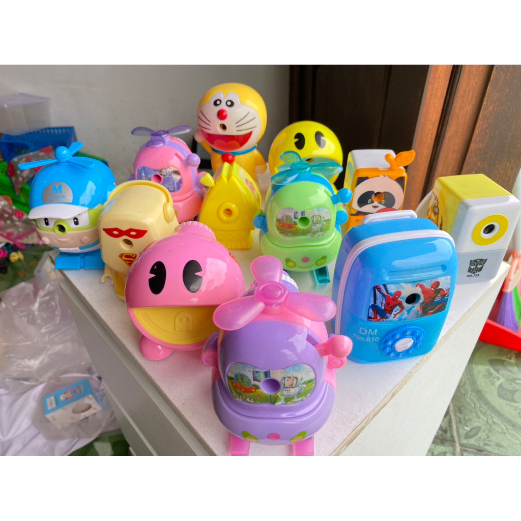 RAUTAN MEJA KARAKTER || SERUTAN PUTAR BESAR || DORAEMON TAS HELY POLY BONEKA IKAN ULTRAMAN ROBOT EST