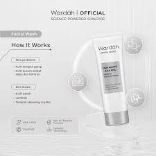 embersih wajah dalam rangkaian produk pencerah kulit yang dikenal sebagai Wardah Crystal Secret Foam