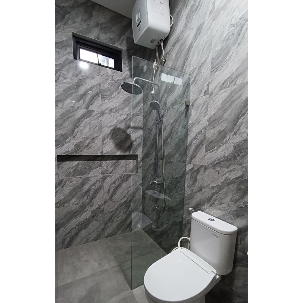Sekat Shower kaca 10mm Tempred size 200x70