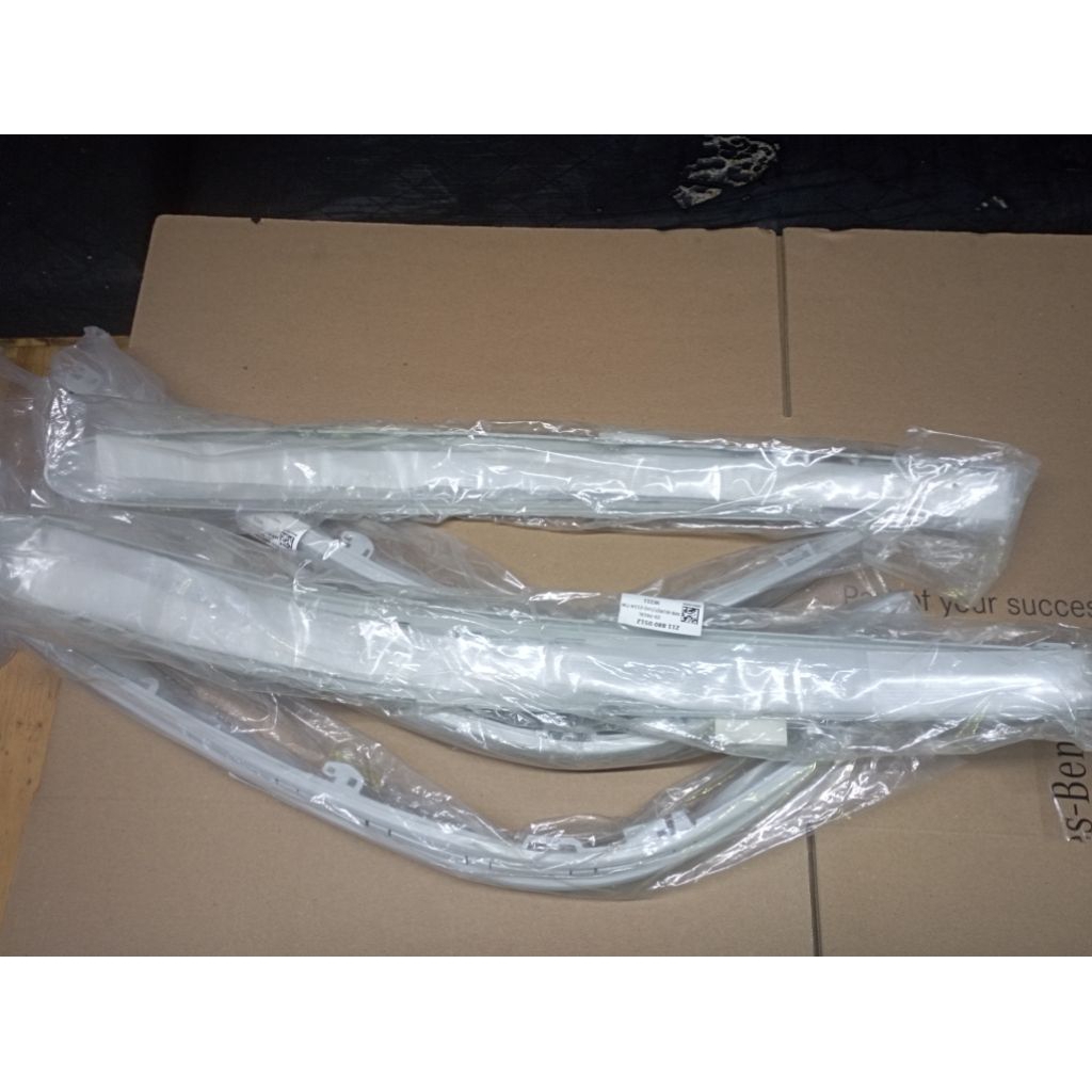 Sabuk+chrome Bumper Mercedes Benz W 211 series