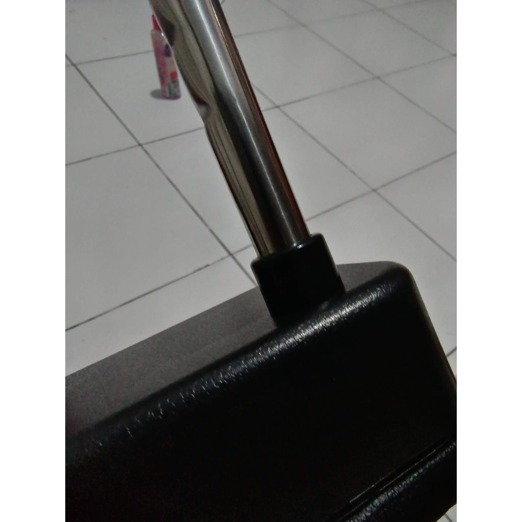 Armrest universal like new