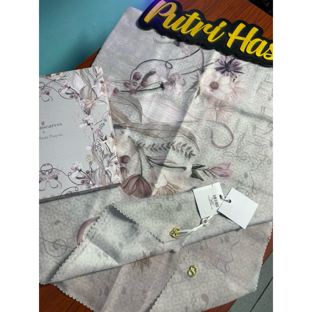 New  Buttonscarves Nada Series ~ Dis