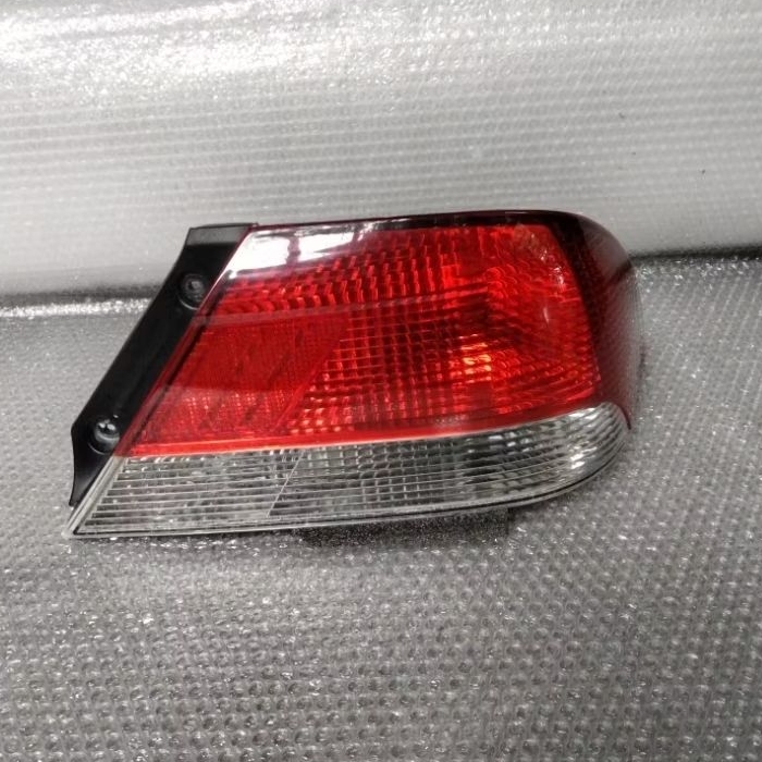 stoplamp lampu belakang Mitsubishi lancer cedia