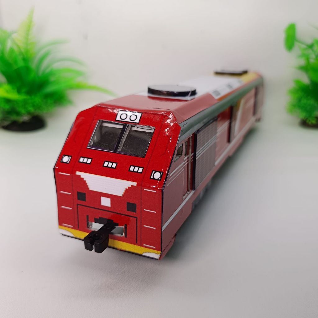 MINIATUR LOKOMOTIF CC 300