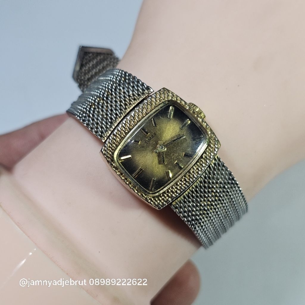 Jam Dresswatch Timex Manual Hand Winding Square Vintage Gold Ladies Bekas