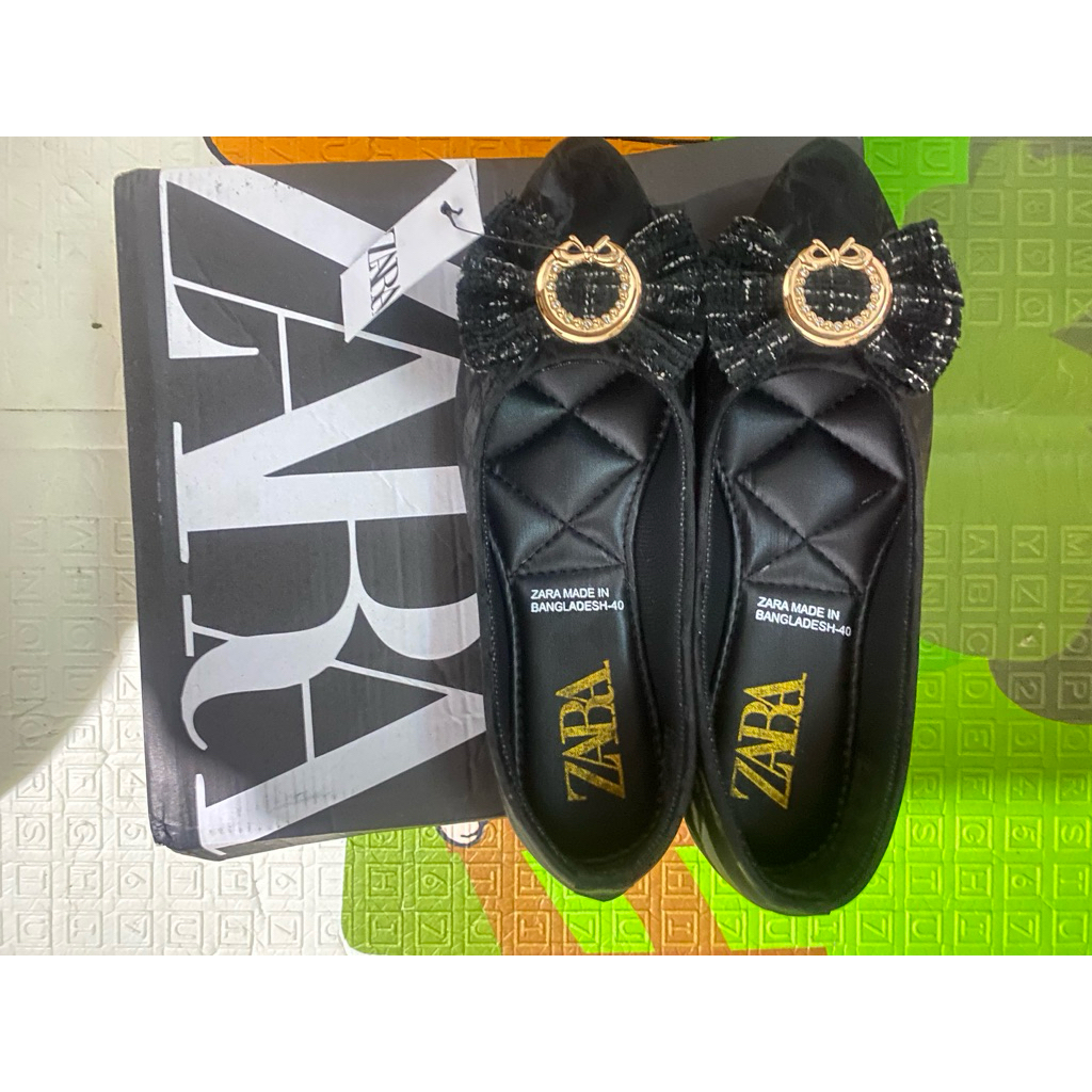 Sepatu flat shoes ZARA size 40 pita hitam
