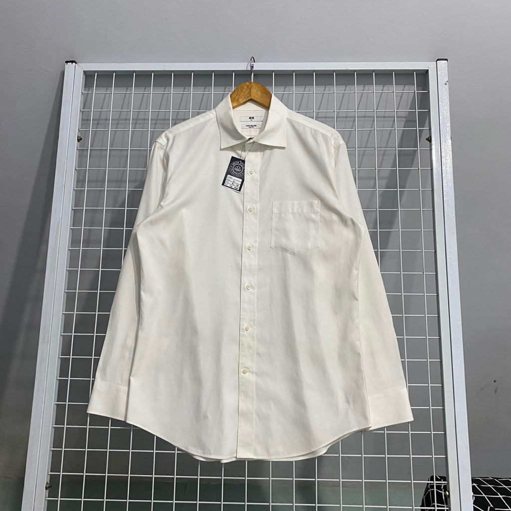 kemejaUniqlo putih panjang (Xl)