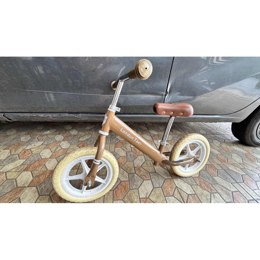 preloved sepeda anak London Taxi balance bike 12inch - brown
