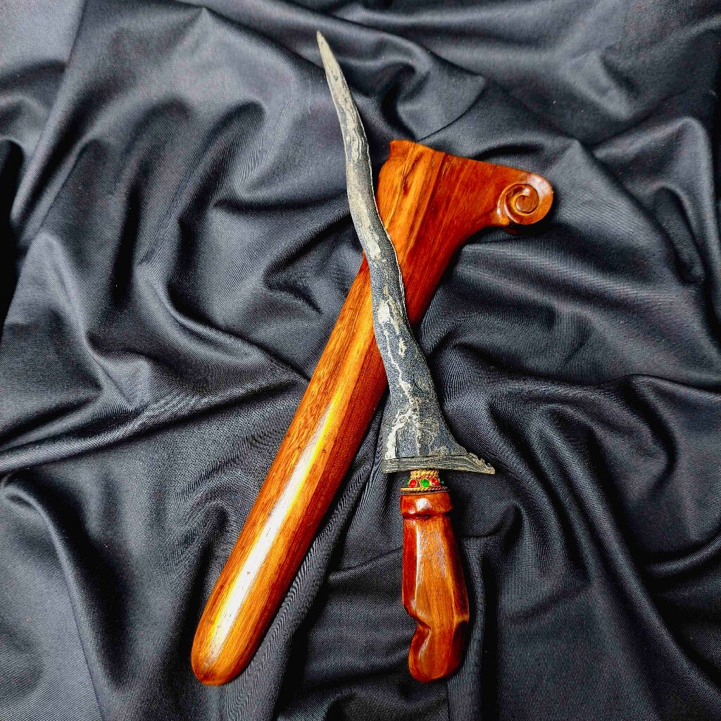 Keris Antik Patrem Pulanggeni Luk 5