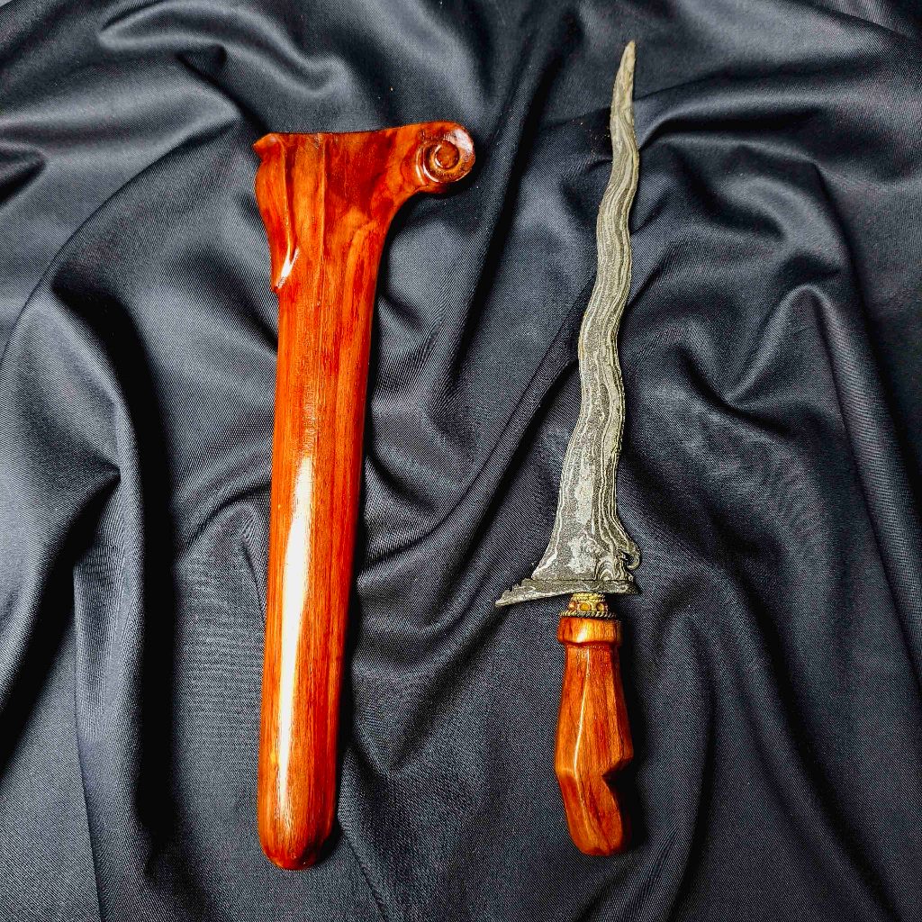 Keris Patrem Carubuk Luk 7 Pamor Kulit Semangka