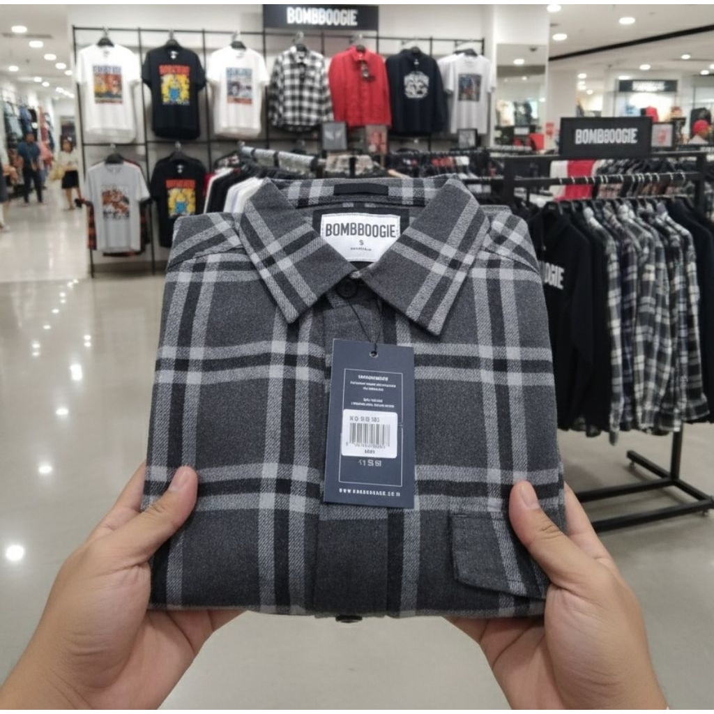 boombogie kemeja flanel size S