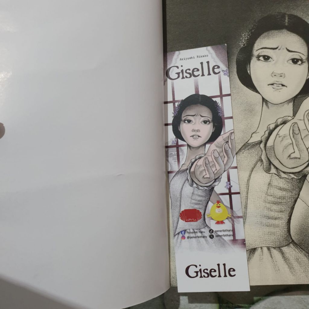 Novel preloved - Giselle - Akiyoshi Rikako