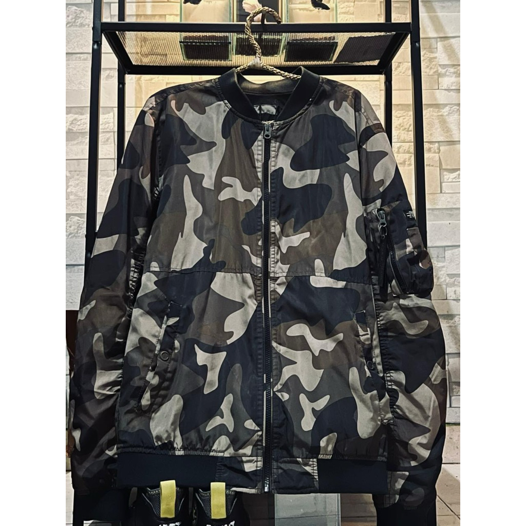 Pull&Bear Camo Bomber Jacket