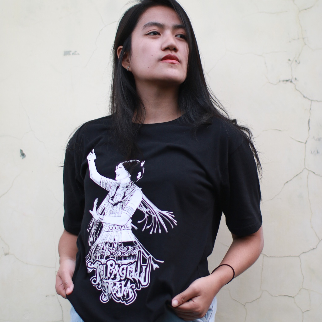 Kaos Distro Toraja Motif Pagellu Toraja SLT 030 – Kaos Solata Pria Wanita | Combed 24s Premium Lembu