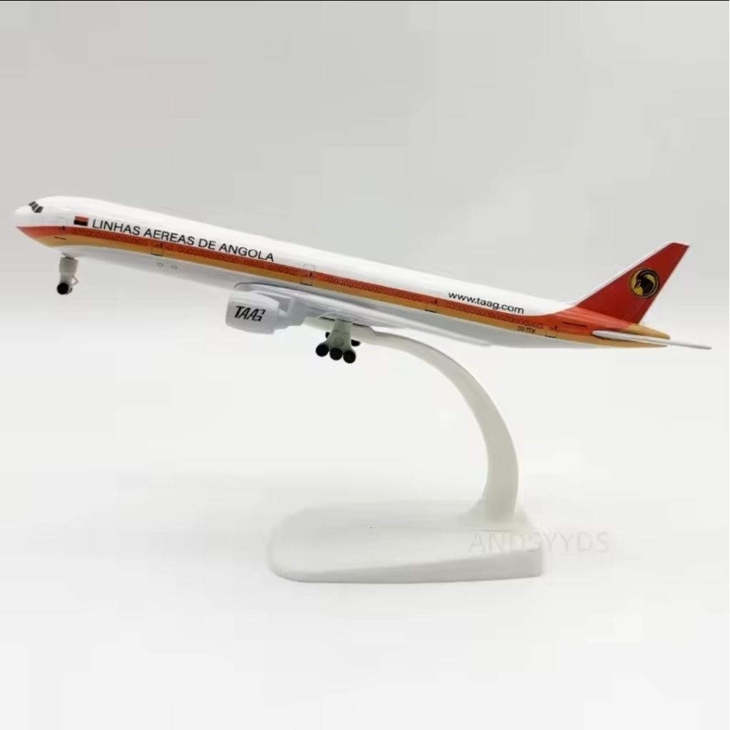 Miniatur Pesawat Angola Airways Boeing B777-300 Panjang 20Cm