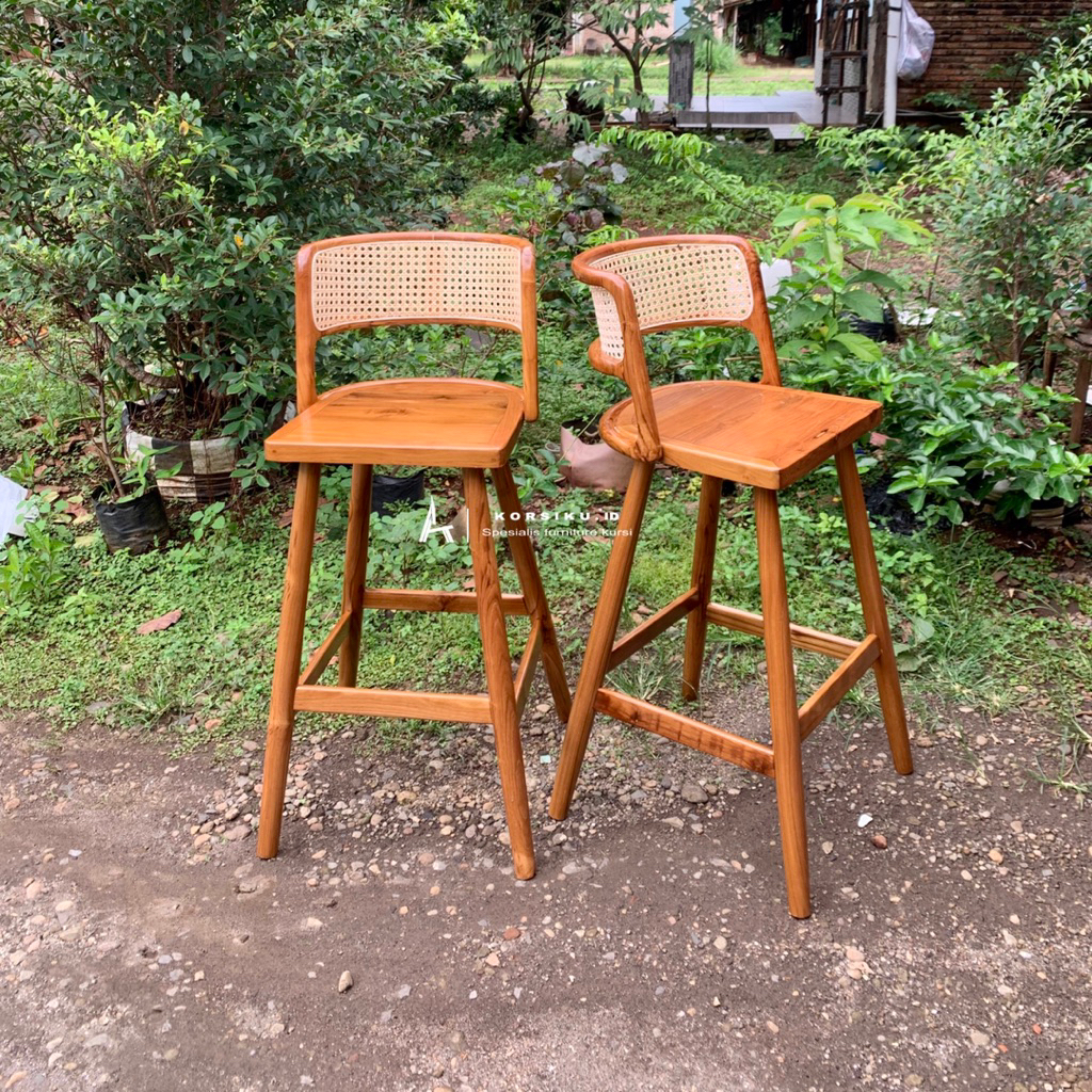 Kursi bar custom sandaran rotan Kursi bar island Kursi bar kayu