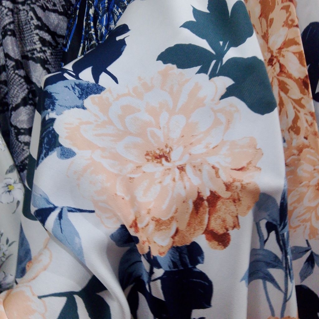 Kain Satin Maxmara Motif Bunga Besar Premium - Bahan Maxmara Silk Floral Adem Meteran Kyt