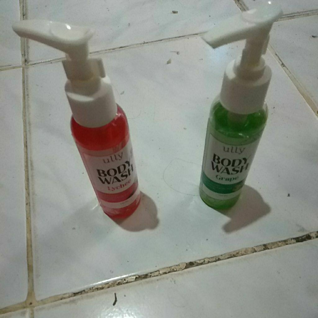 Body wash dengan aroma grape dan lychee