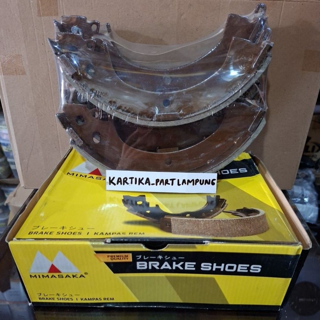 Kampas Rem Belakang/Brake Shoes Mitsubishi Colt L300 Diesel Lama L-038/L300 Diesel New L-039 ( 1 SET