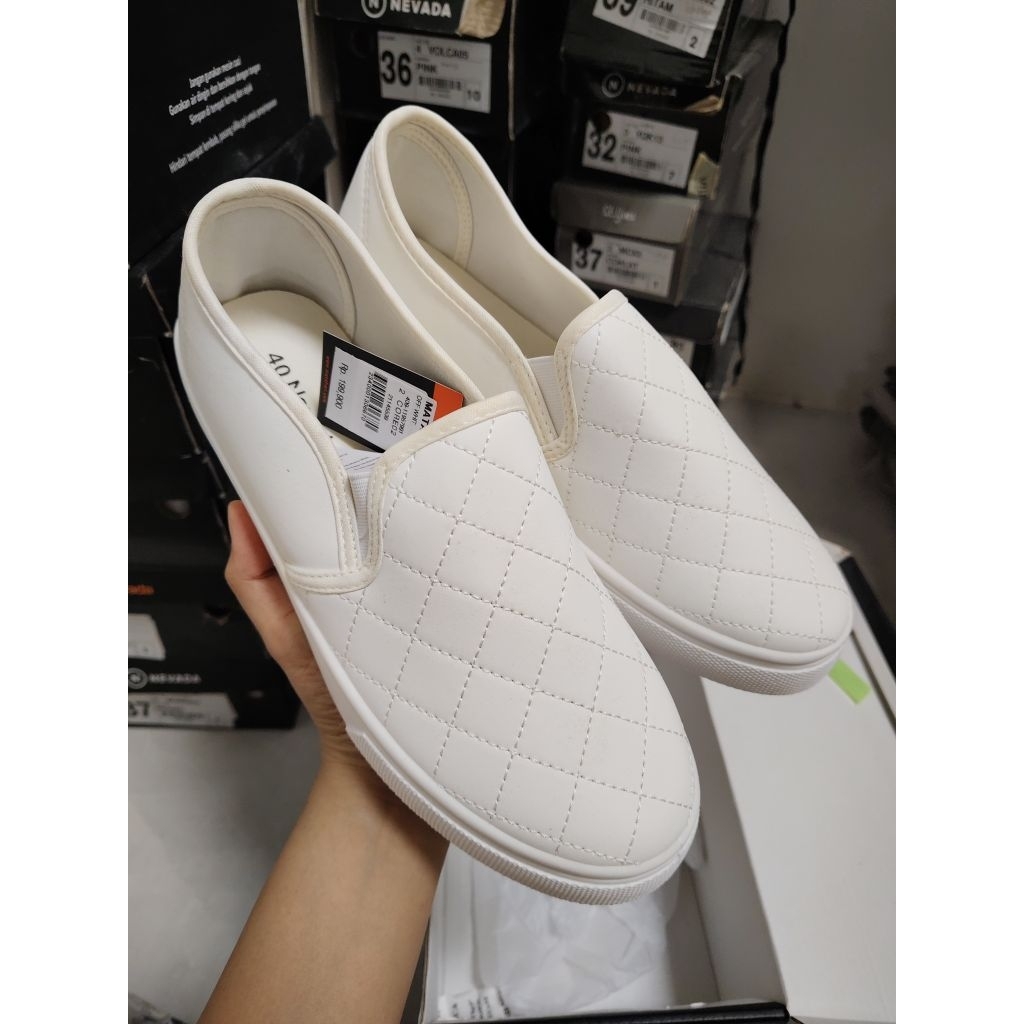 Sepatu Slip On Putih Wanita Merk Nevada Matahari Murah