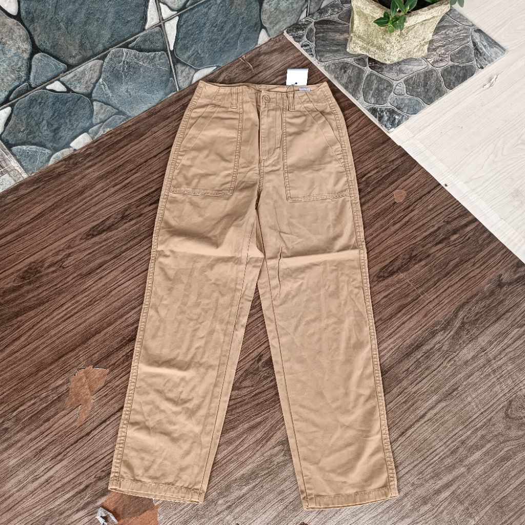 longpants fatigue gu uniqlo cakepp ( sz S lp 64 perhatikan pxl)