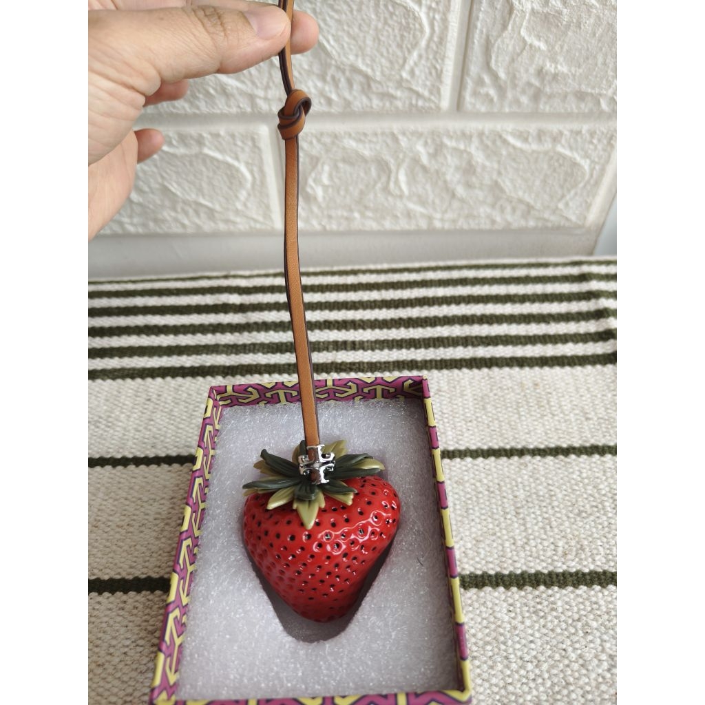 Bag charm TB Red Strawberry