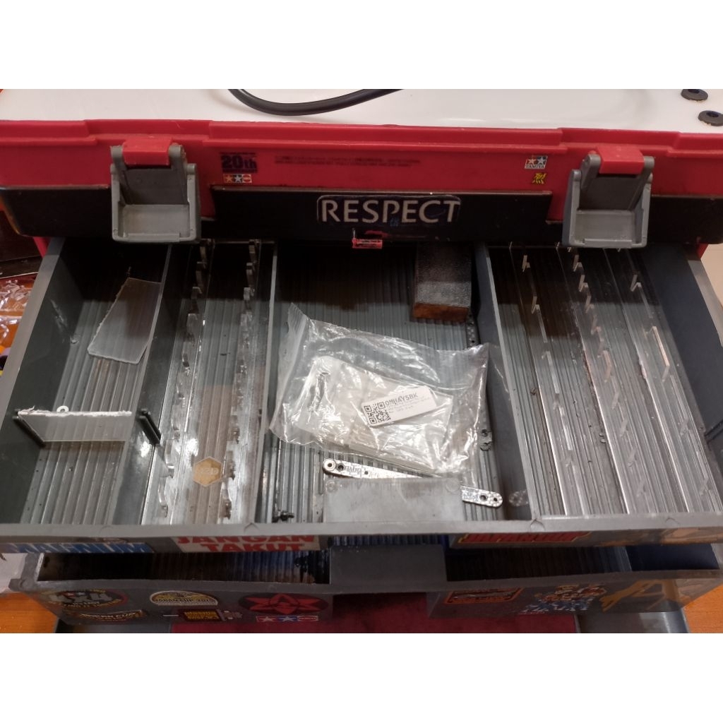 box HJH, SkyRC 2500 Rydbatt dan Toolkit