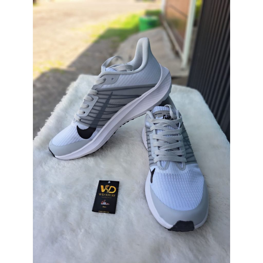 Sepatu Olahraga Nike Running