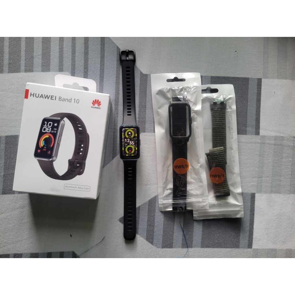 Huawei Band 10 second,  bonus 2 strap