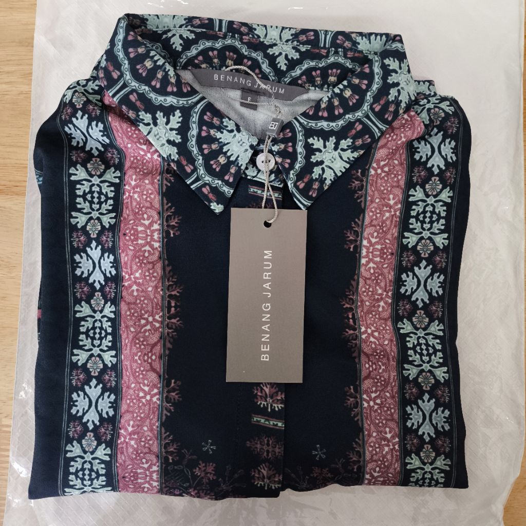 READY STOCK Benang Jarum Raya Serenity Soiree Batwing Shirt Midnight Free Size New Baru Benangjarum 