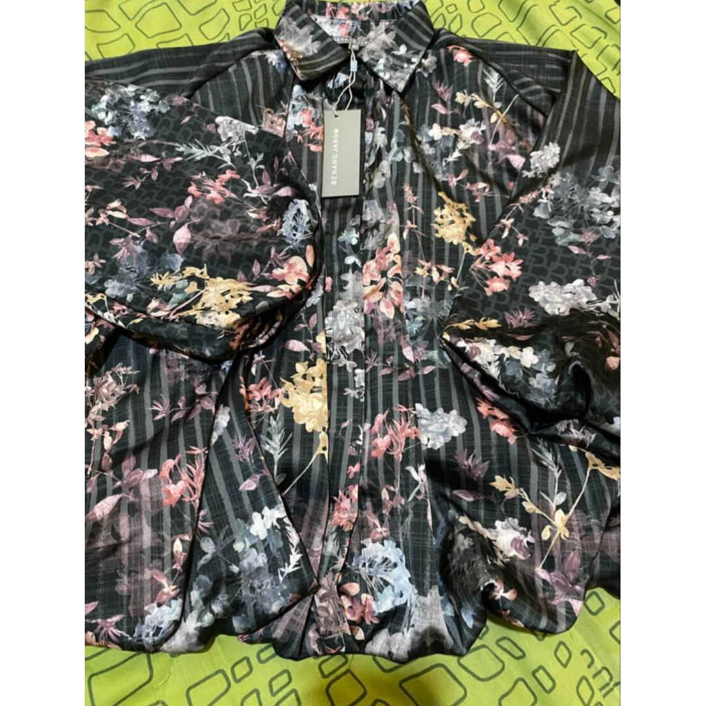 heels buttonscarves/buttonscarves/preloved buttonscarves/preloved benang jarum/monogram benang jarum