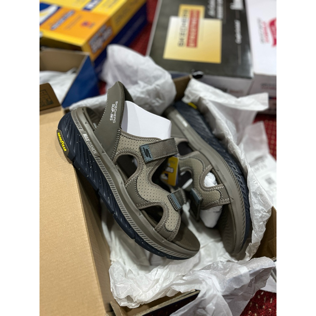 Skechers Max Cushioning Premier 2.0 Sandal Gunung Men Julian Goodyear Dari Taupe