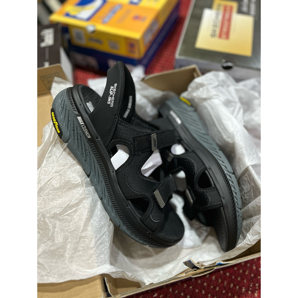 Skechers Max Cushioning Premier 2.0 Sandal Gunung Julian Goodyear Ful Black